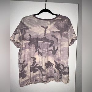 Free people purple & white camo short sleeve tshirt. Size M.
